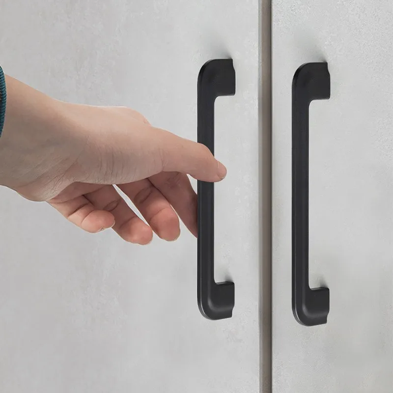 Black Extended Wardrobe Door H - مراجعة Quality Furniture Hardware وسعره